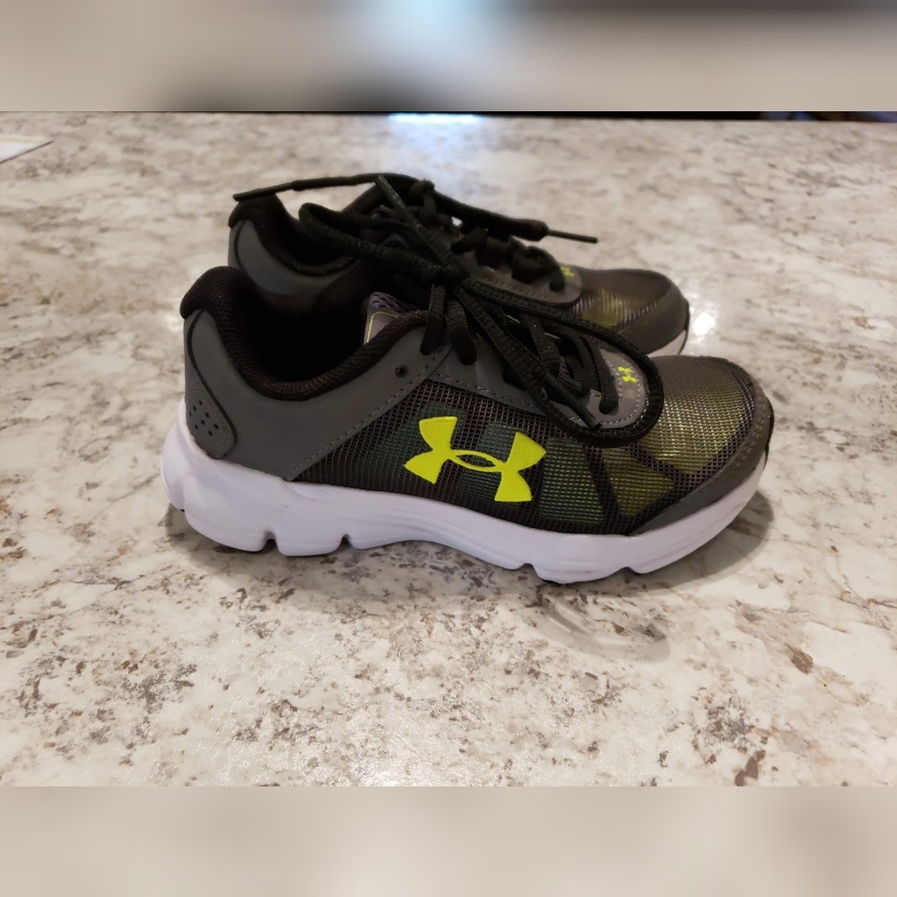 Boys Under Armour shoes